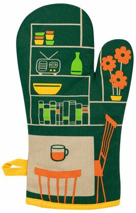 Back view of the BLUEQ Oven glove - Bitch,I have time, shows a green kitchen setting in a cartoon style - Gizmo Gifts