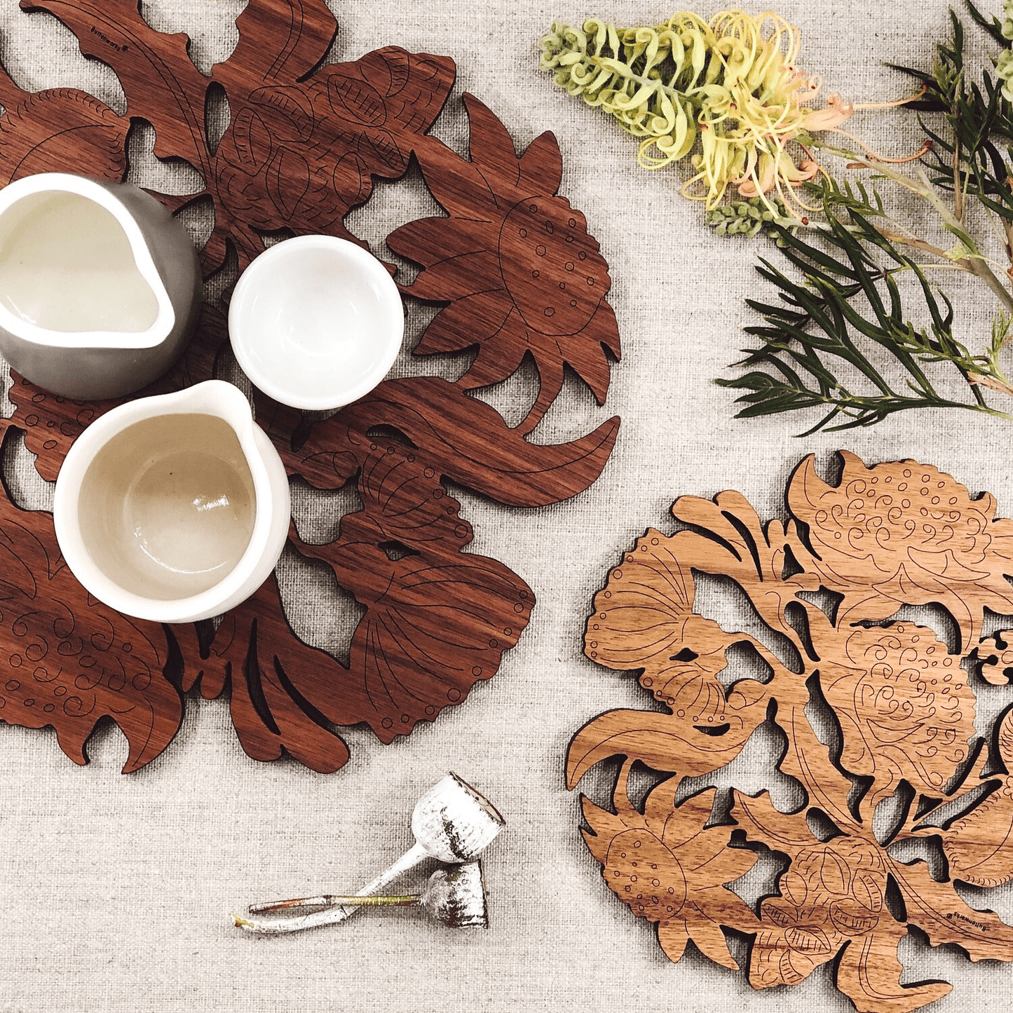 Buttonworks Flower trivet (D24cm) - Gizmo Gifts
