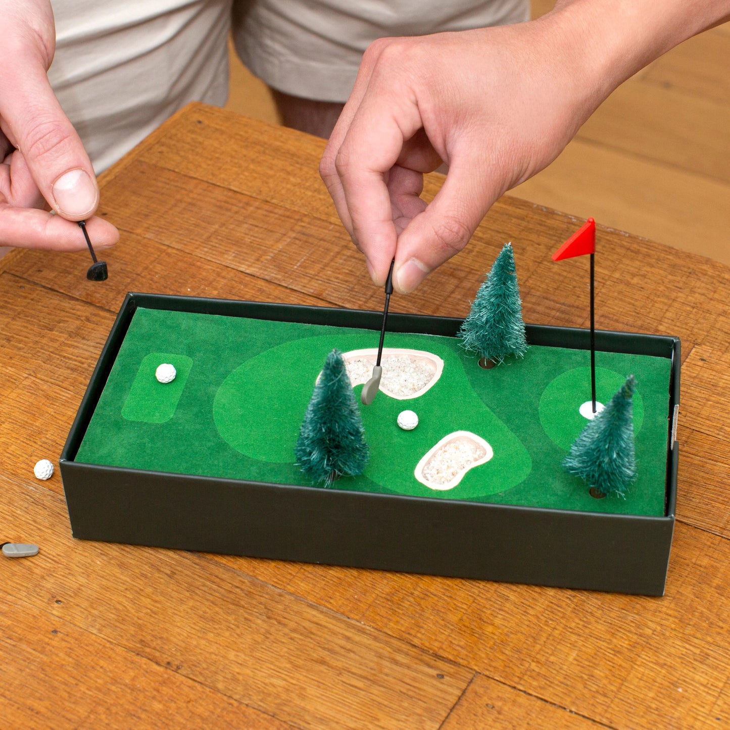 KIKKERLAND Desktop Golf game - Gizmo Gifts