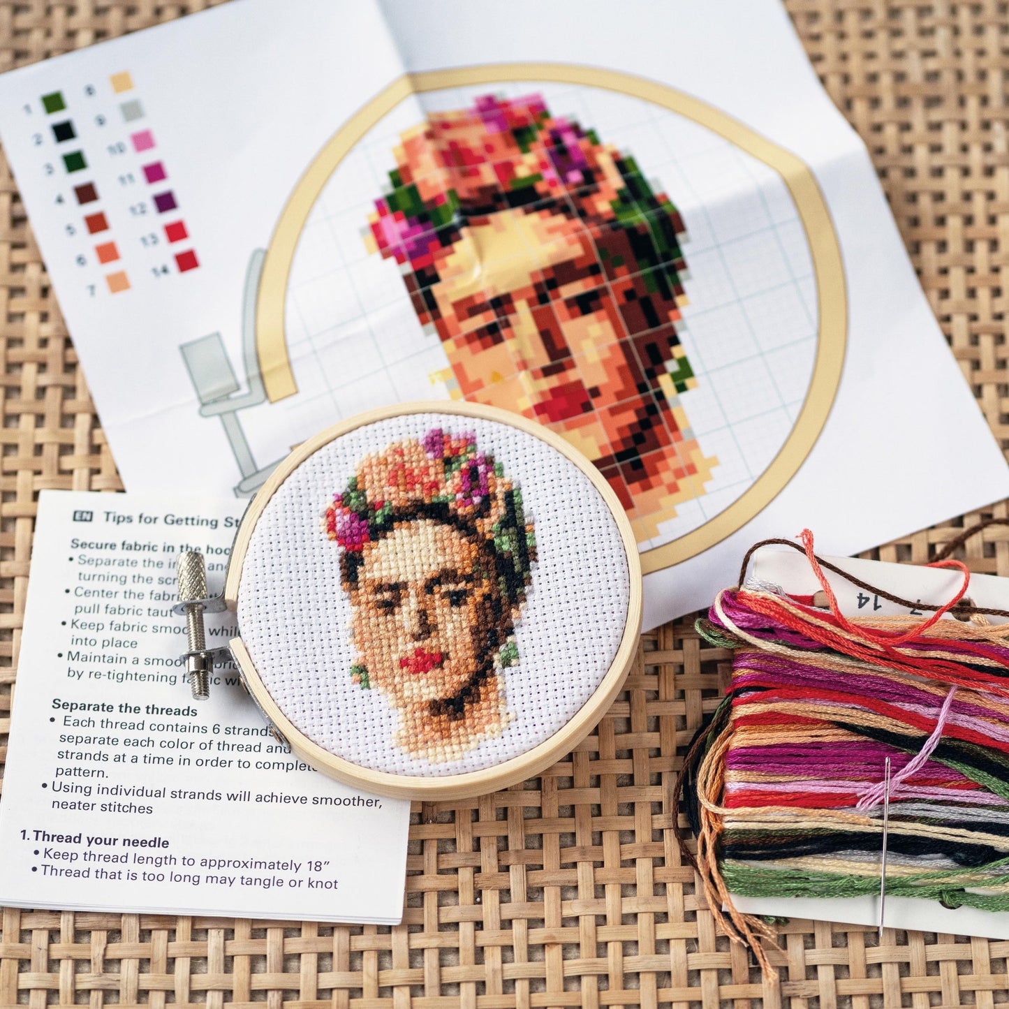 Kikkerland Mini Cross stitch - Frida Kahlo - Gizmo Gifts