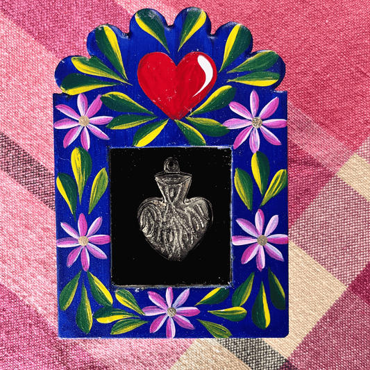 Mexican Nicho with sacred heart milagro (9.5x6.5cm) - Gizmo Gifts