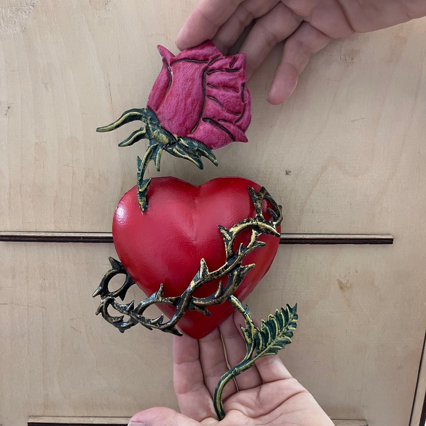 Mexican tin wall art - Red rose with thorns - Gizmo Gifts