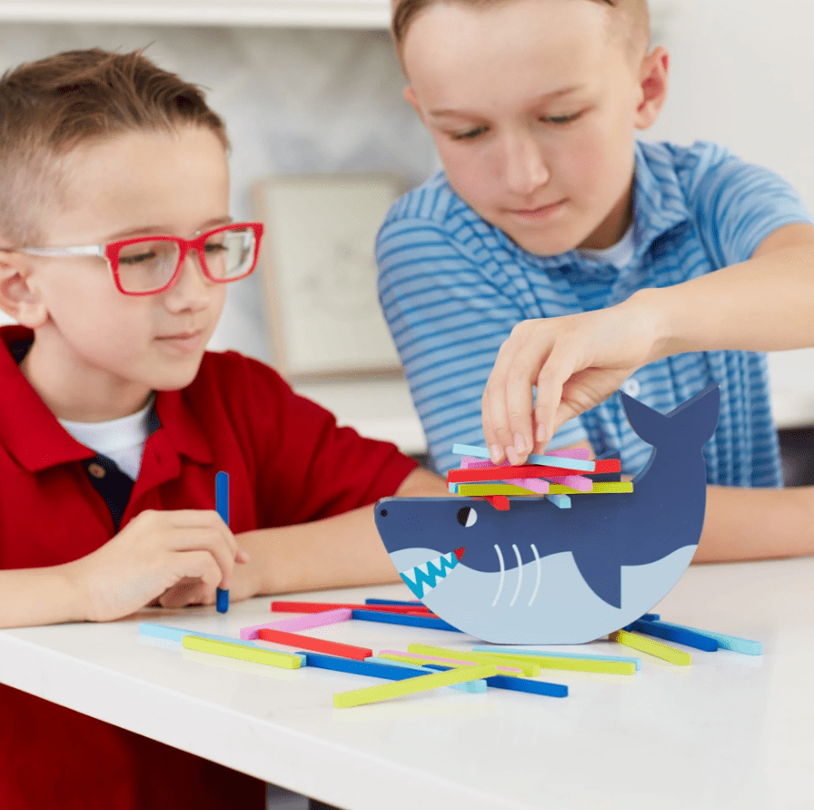 Mudpuppy game - Shark stack up - Gizmo Gifts