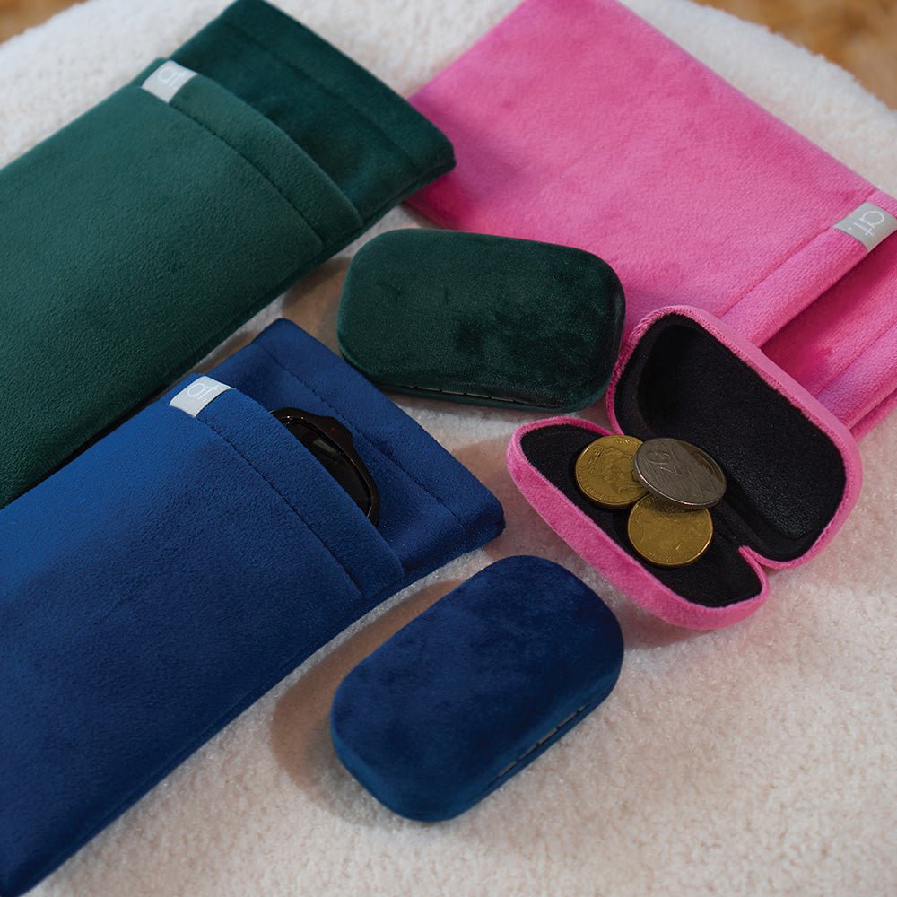 Velvet glasses case with dual compartments - Gizmo Gifts