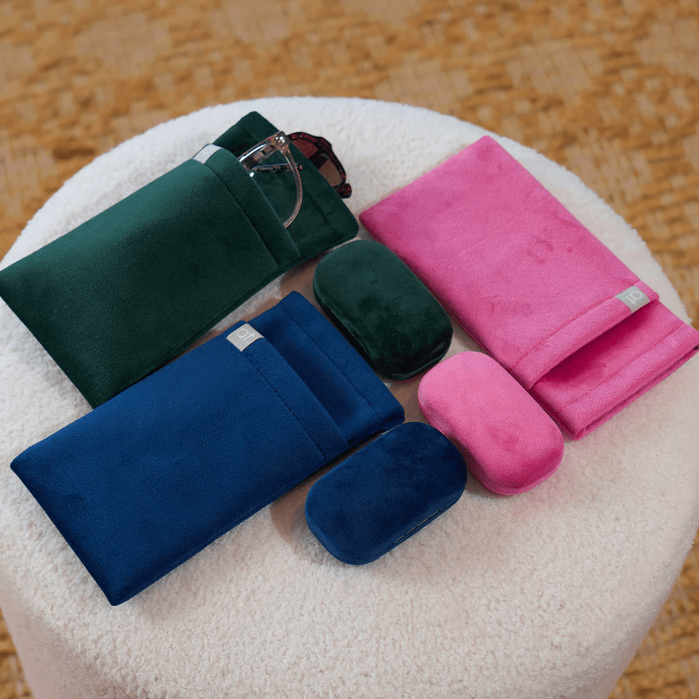Velvet glasses case with dual compartments - Gizmo Gifts