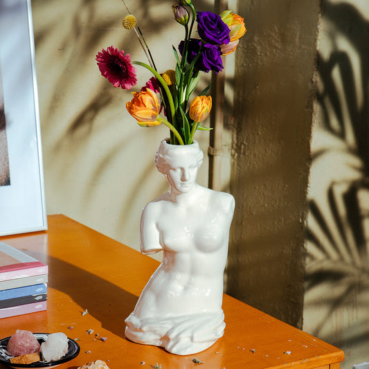 Venus vase by DOIY