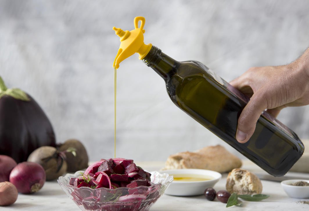 OILLADDIN oil pourer by PELEG Design - Gizmo Gifts